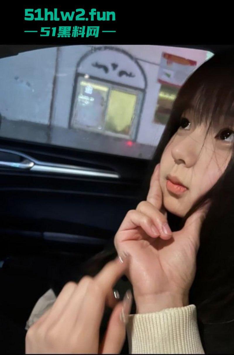 陌陌APP撩妹大神约操河南商丘工学院【孟雨佳】登门爆肏,上操嘴巴下灌精爽得不亦乐乎。-3