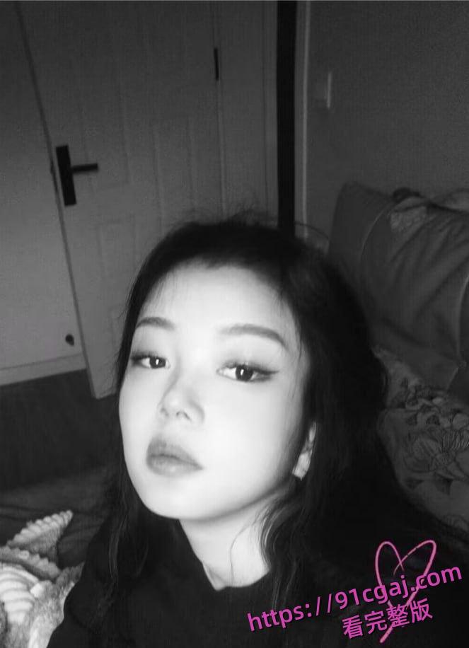 重庆妹子郑福容因急需用钱，借了2000元裸贷，抵押了一段自慰视频。-7