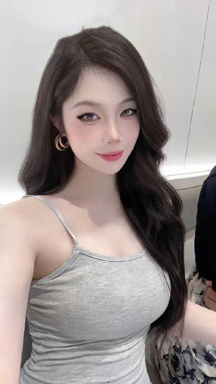 河南台球助教李梦瑶背着男友跟不同男人聊骚,穿着性感黑丝与金主大哥裸聊 被大哥带去酒店无套爆操内射骚逼-1