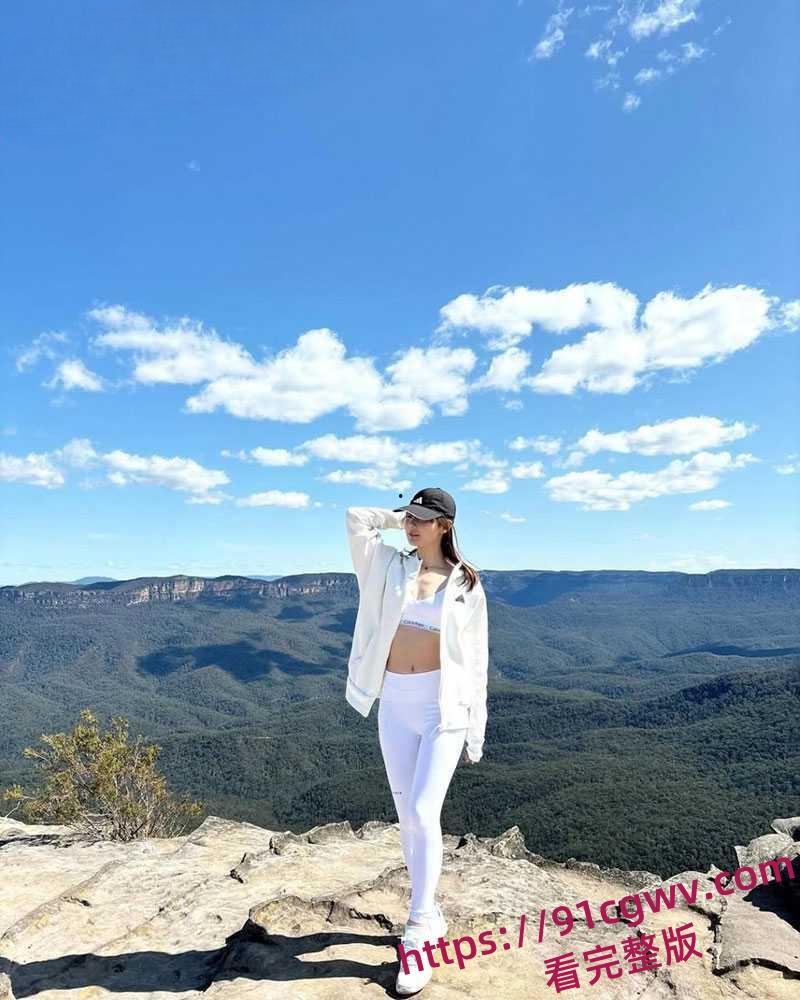 三上悠亚接班人Miru香港卖淫被抓一炮15万港币 颜值在线床技一流！-5