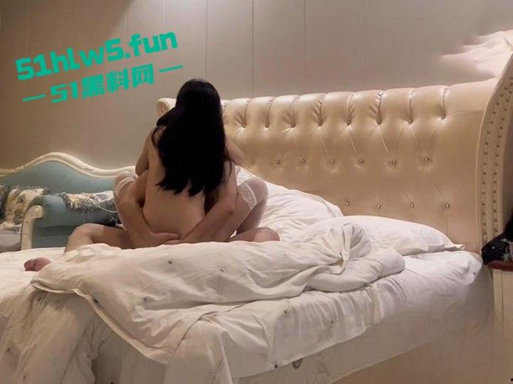 家有娇妻【5】愿意给别⼈操不给我操,别⼈拔套射死你活该,故意⽓我看谁⽓谁。-2