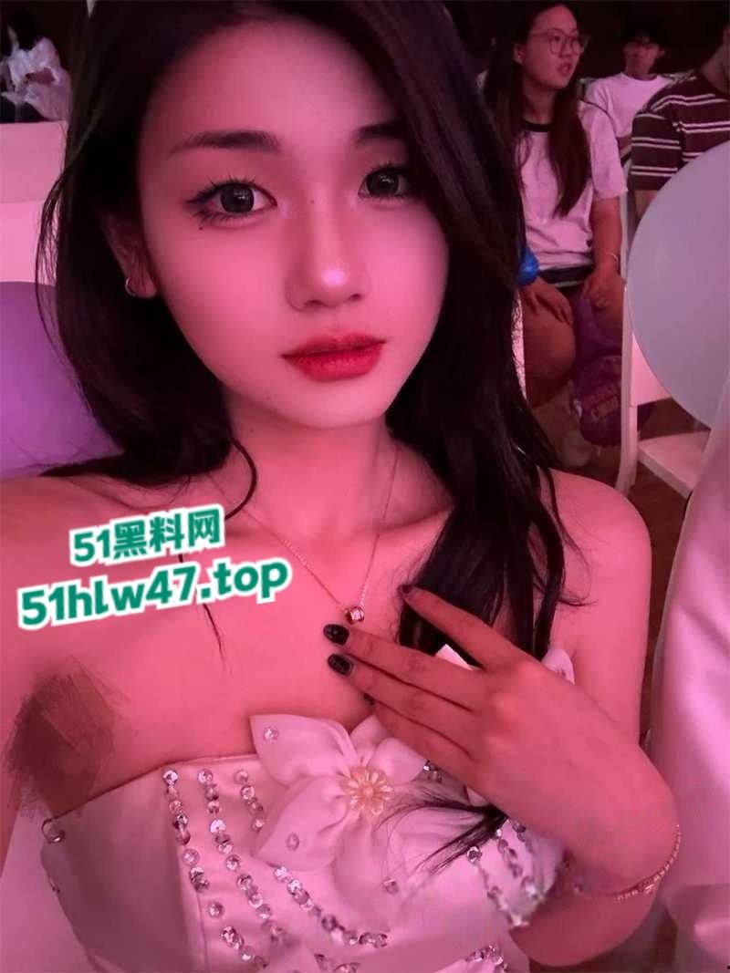 山东政法大学,大二的颜值女神【李莹】清纯如仙女一般惨遭被骗,以招聘模特名义骗出自慰视频并曝光!-3