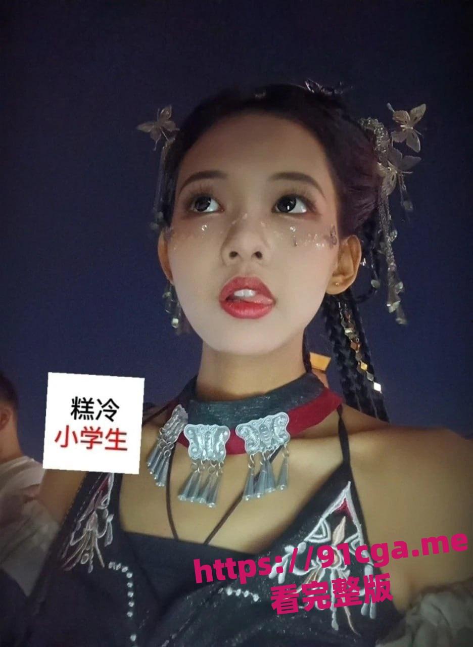 武汉体育学院高冷黑皮女大徐紫茵和男友性爱自拍流出-1