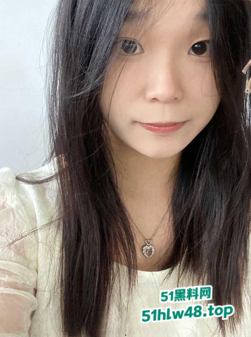 江西上饶职业技术学院,大二学妹【王思琪 】私下竟是骚浪反差女王,私密视频被渣男分享流出。-4