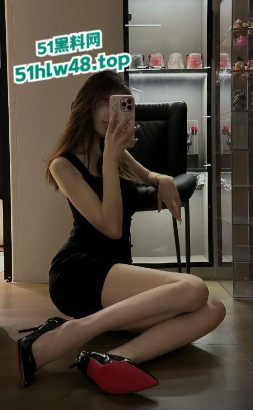 极品巨乳御姐【翁雨澄】最新视图露出,母狗的灵魂被金主捆绑各种SM虐待。-5